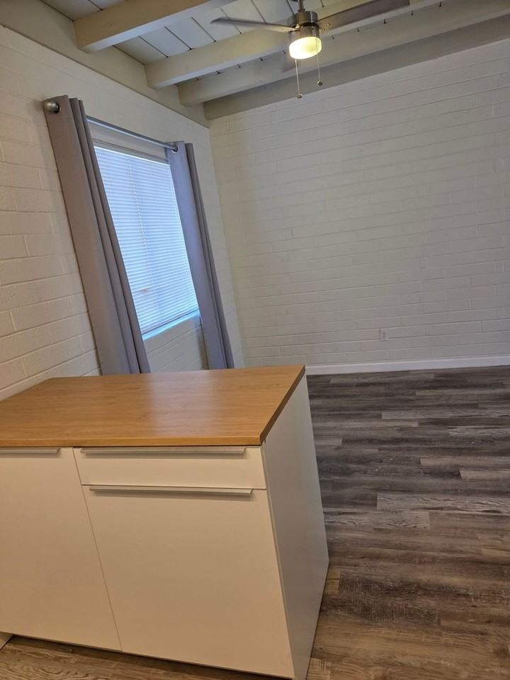 610 E Drachman St - Photo 6 of 12