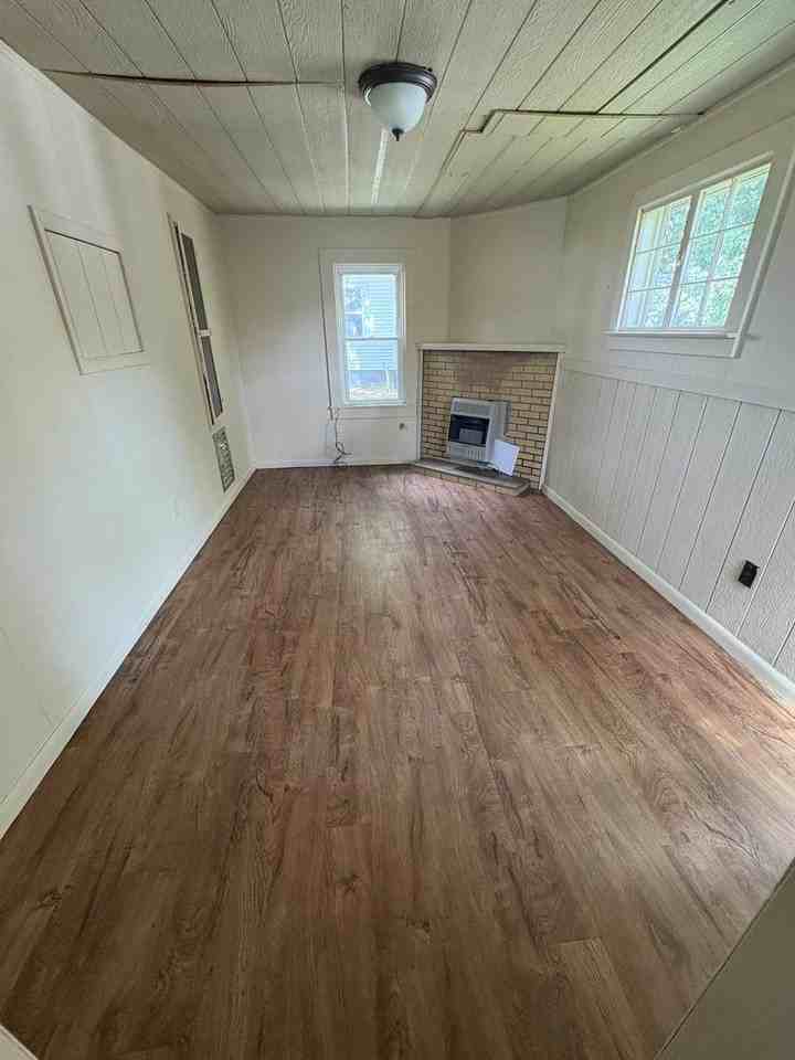 105 Rachel Ct - Photo 2 of 6