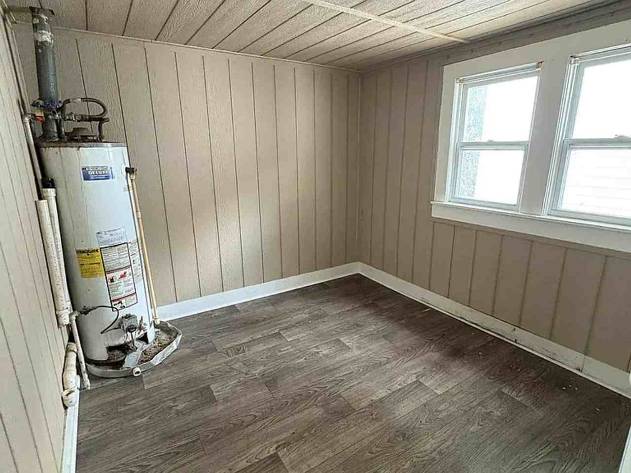 517 W Cherry St - Photo 4 of 10