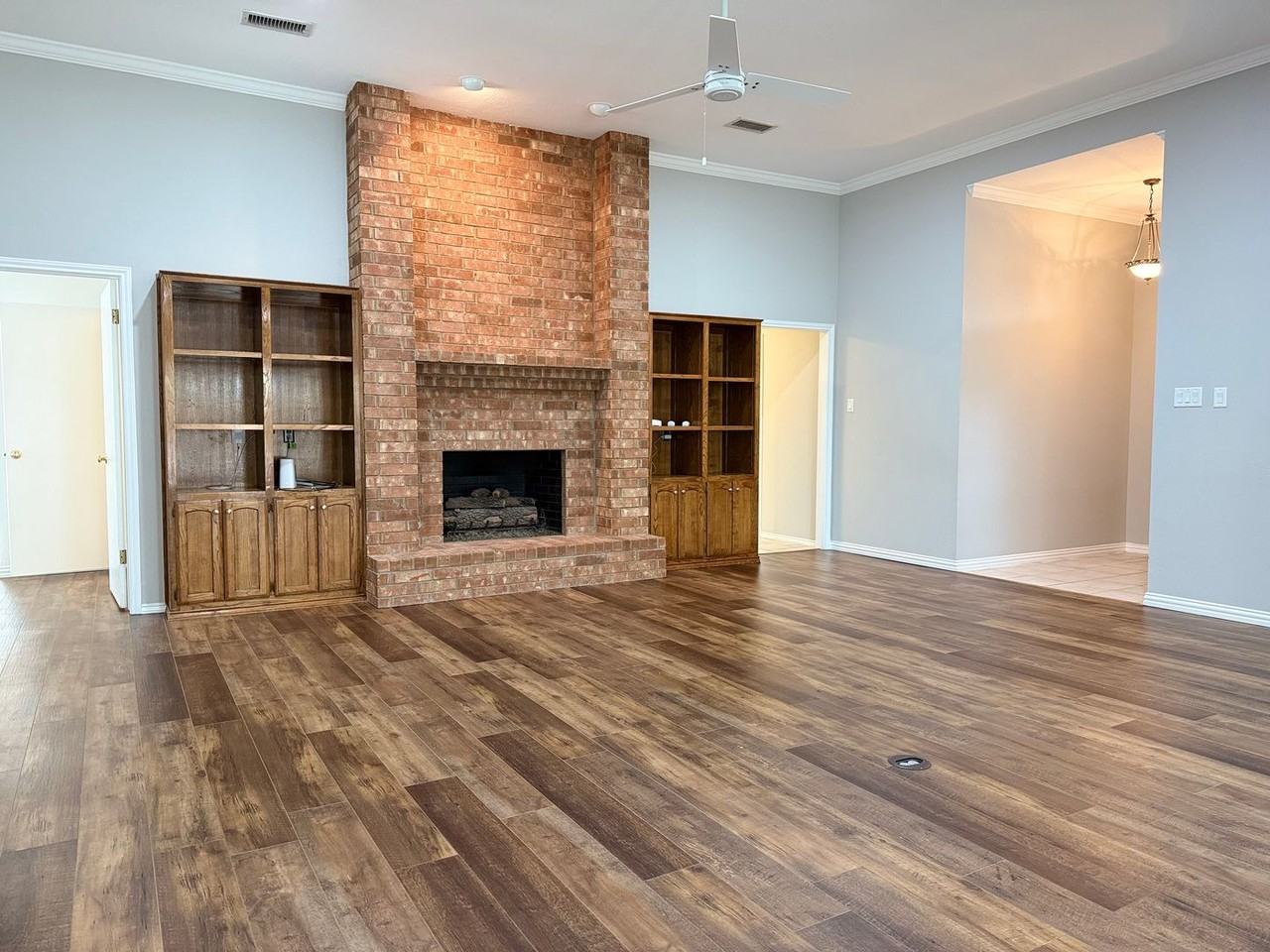 3612 Oakridge Dr - Photo 2 of 24