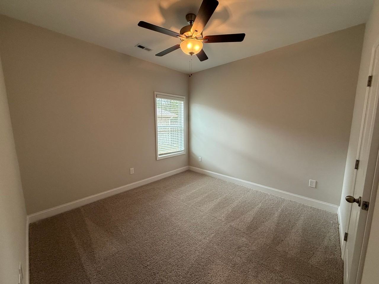 158 River Pointe Dr - Photo 4 of 19