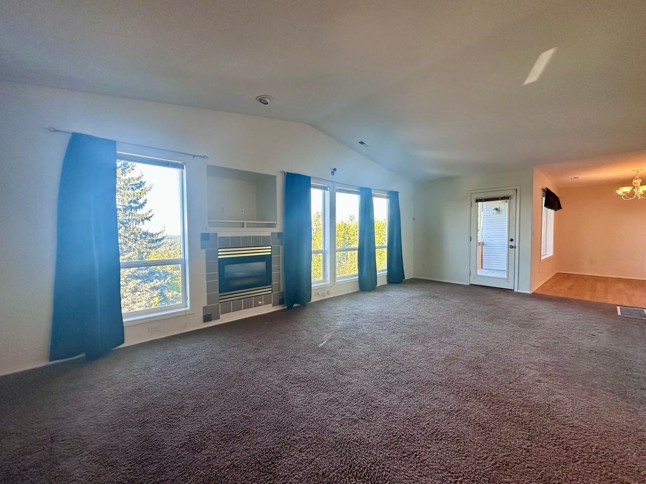 11732 Se Lexington St - Photo 3 of 26