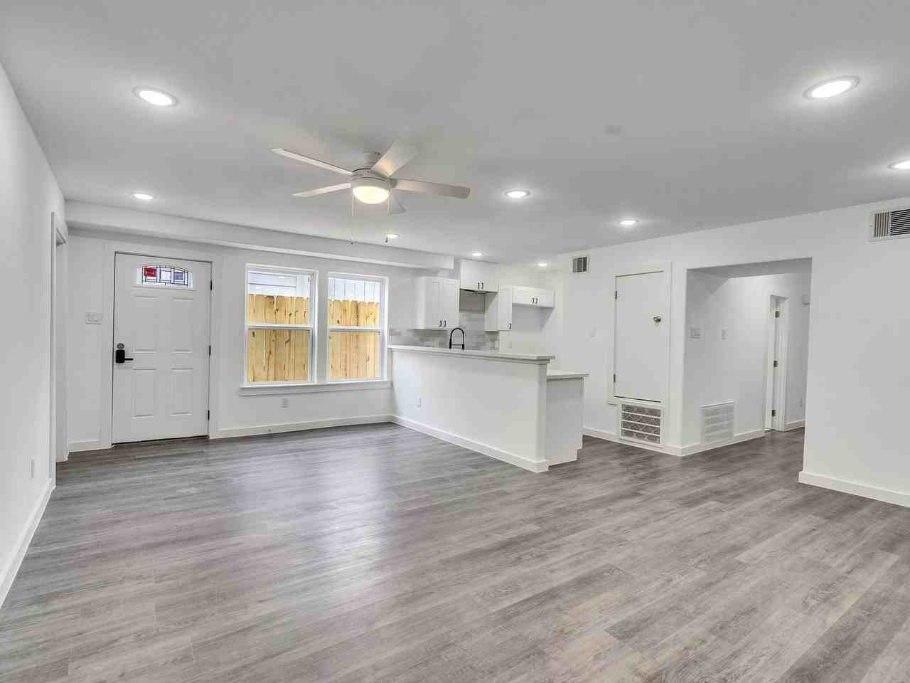 6742 Madrid St #A - Photo 4 of 36