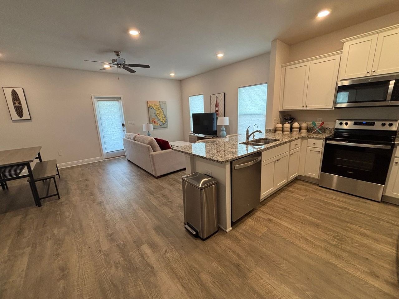 1614 Caleigh Ct - Photo 2 of 21
