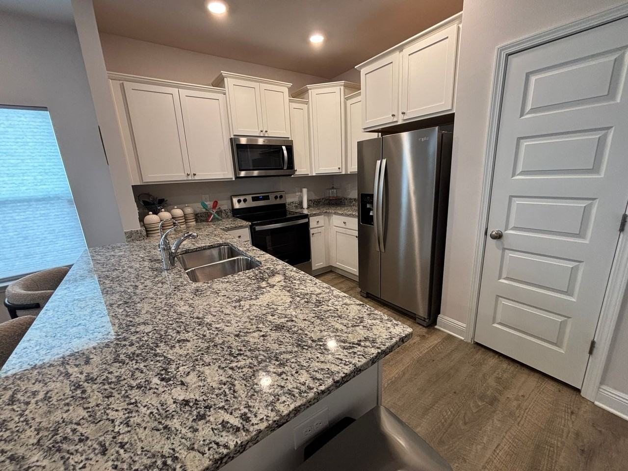 1614 Caleigh Ct - Photo 4 of 21