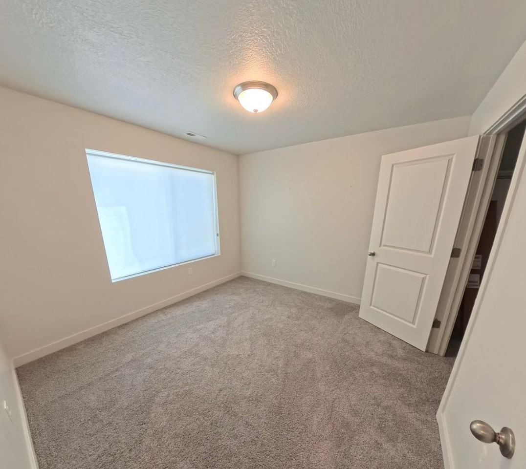 1497 S 565 W - Photo 6 of 28