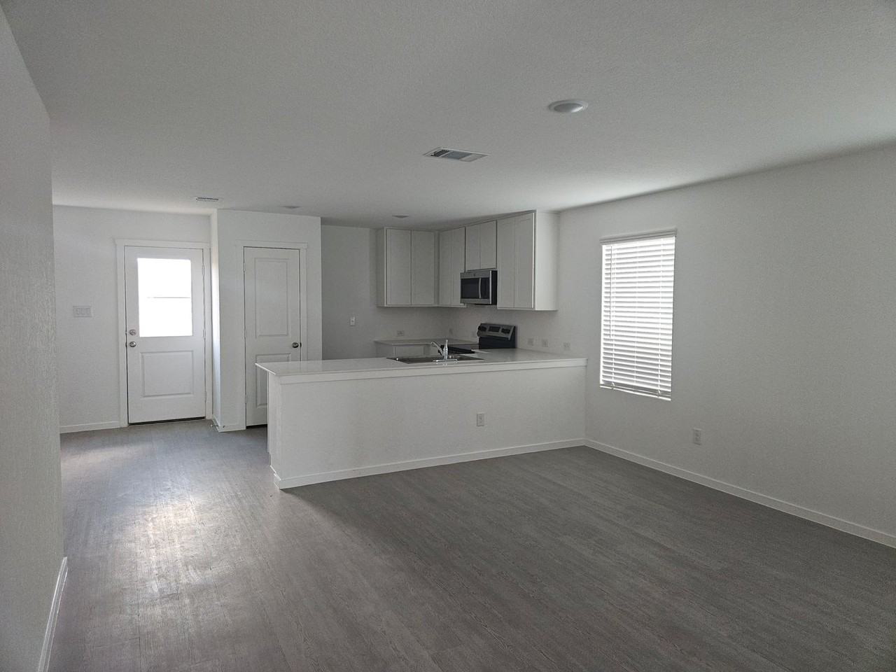 3449 Sky Pl - Photo 5 of 30