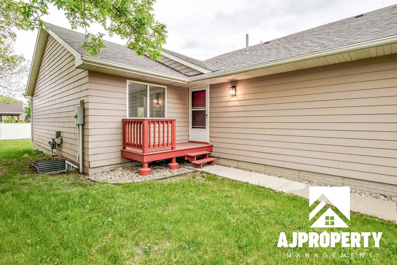 1504 S Campbell Trl - Photo 2 of 18