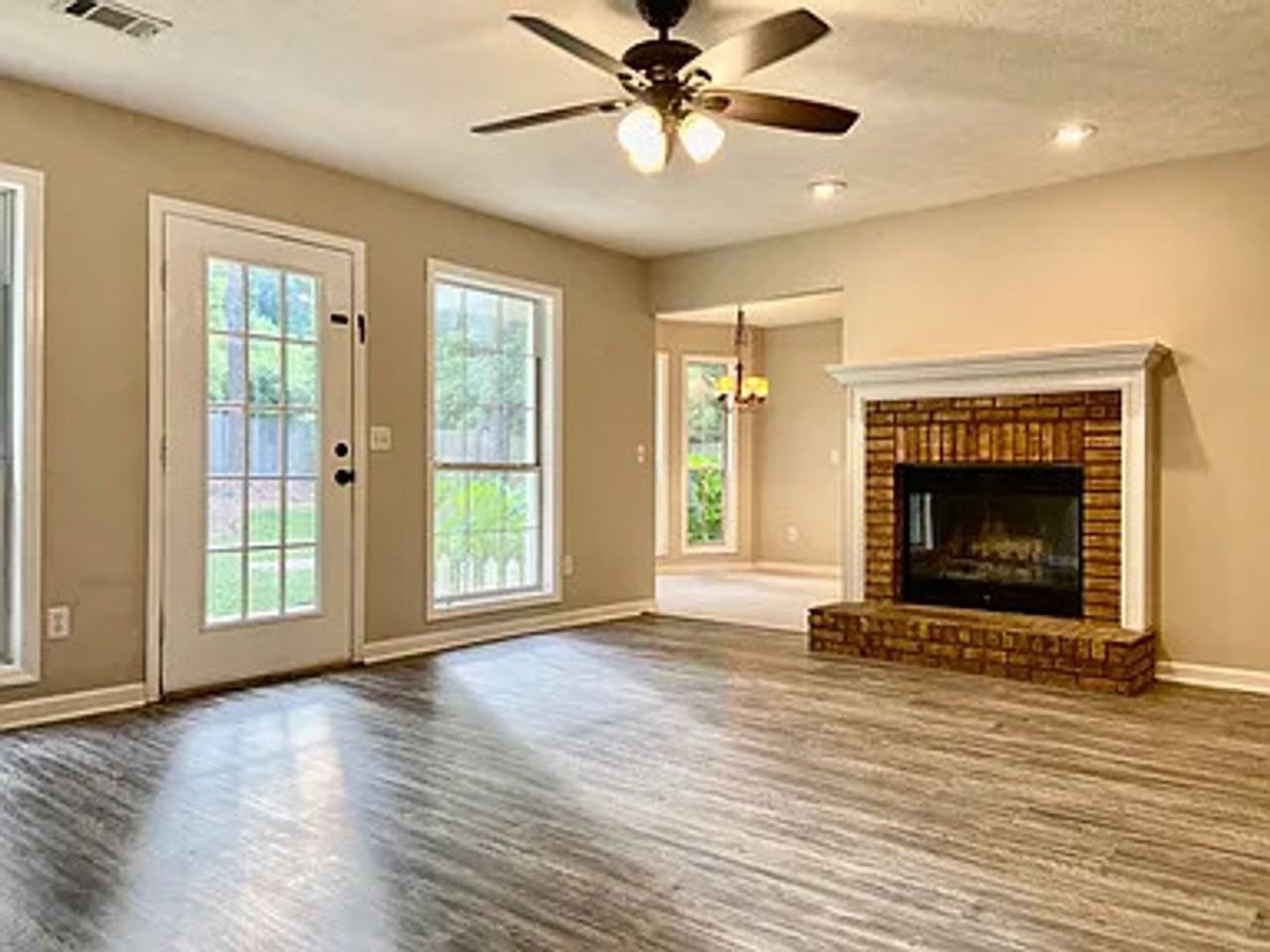 928 Tacoma Dr - Photo 2 of 11