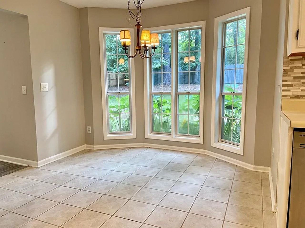 928 Tacoma Dr - Photo 4 of 11