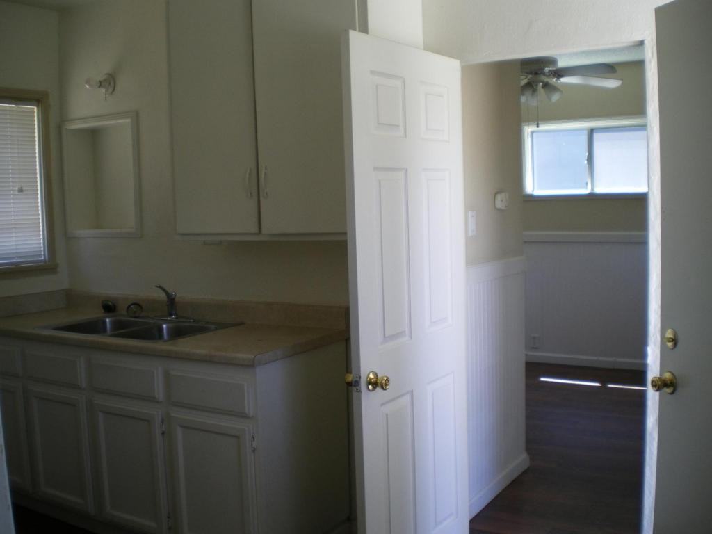 789 N Palm Ave - Photo 5 of 7