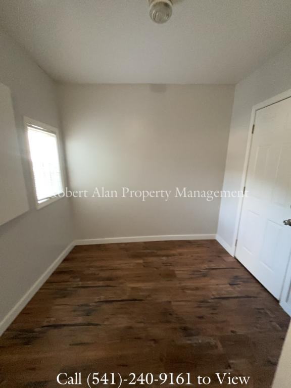 408 Se Byers Ave - Photo 2 of 3