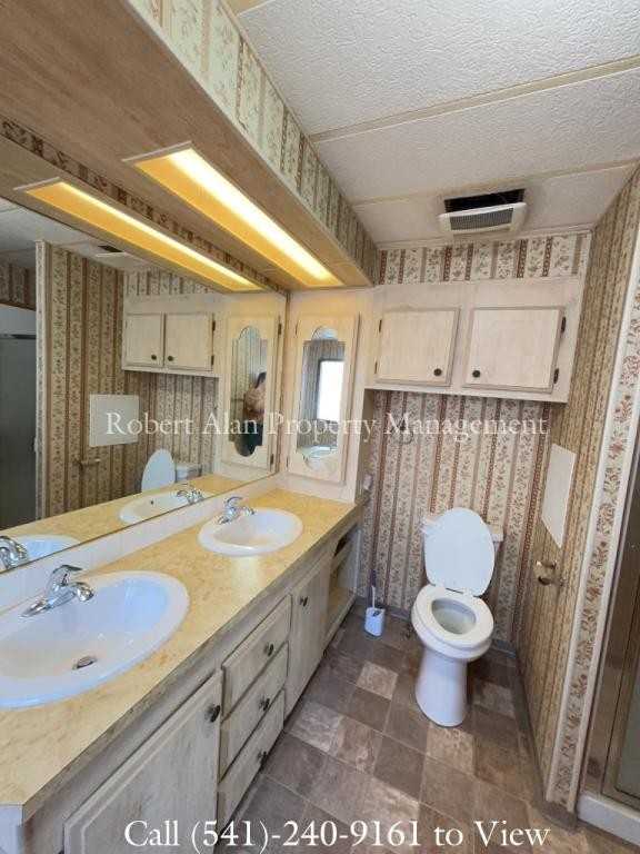 355 W Washington St - Photo 3 of 35