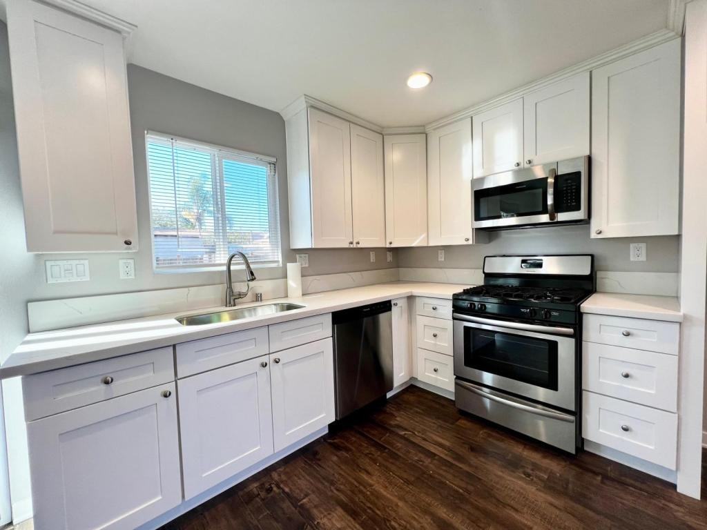 13971 Weidner St - Photo 2 of 32