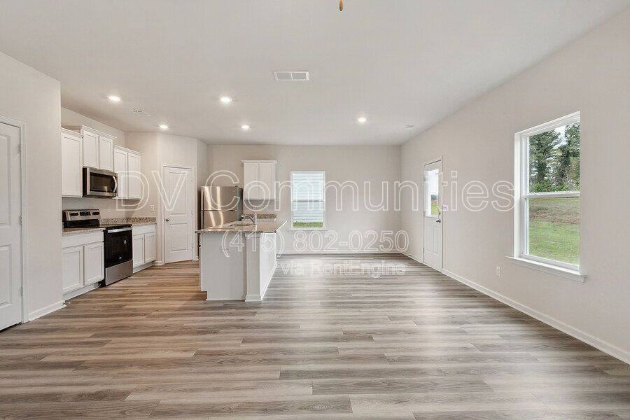 249 Limestone Circle - Photo 4 of 10