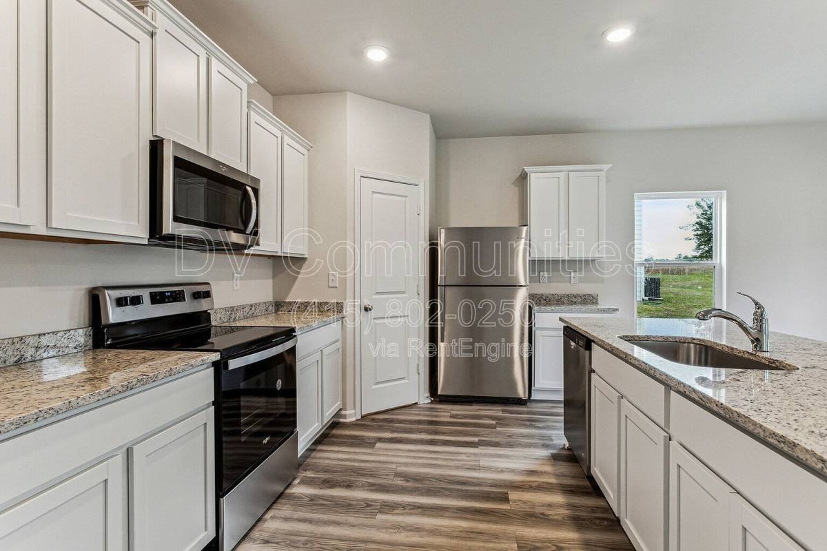 249 Limestone Circle - Photo 6 of 10