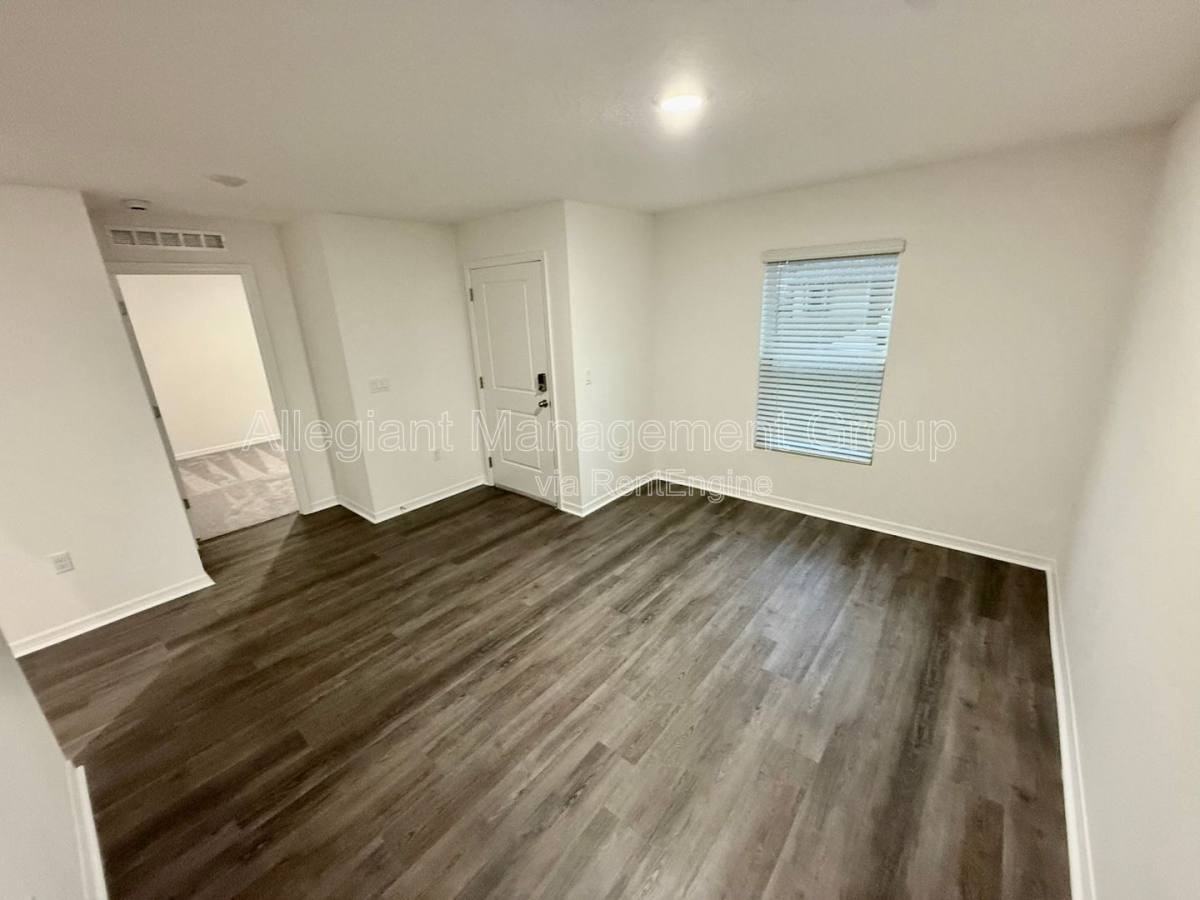 313 Marquee Drive - Photo 4 of 10