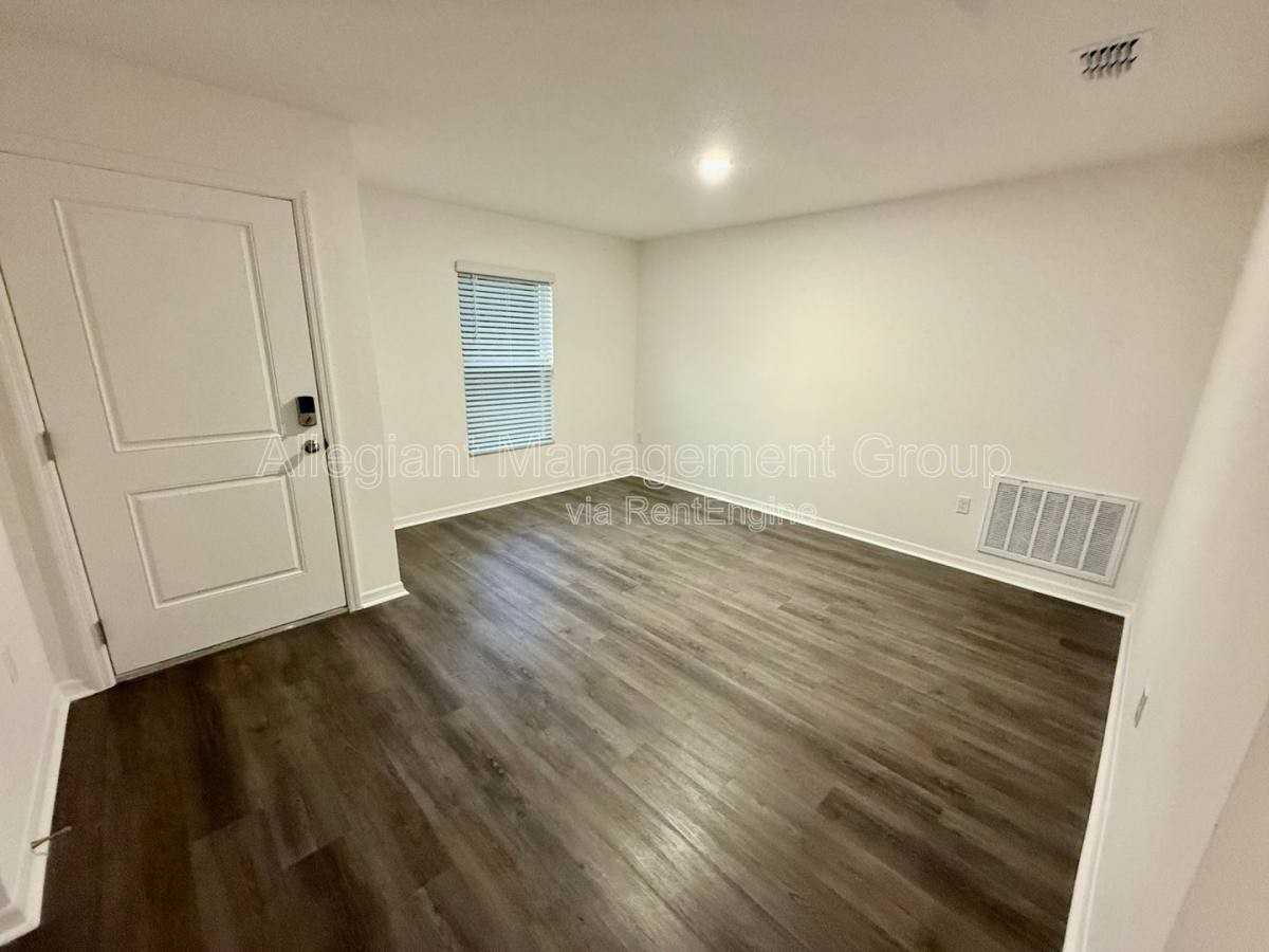 313 Marquee Drive - Photo 5 of 10