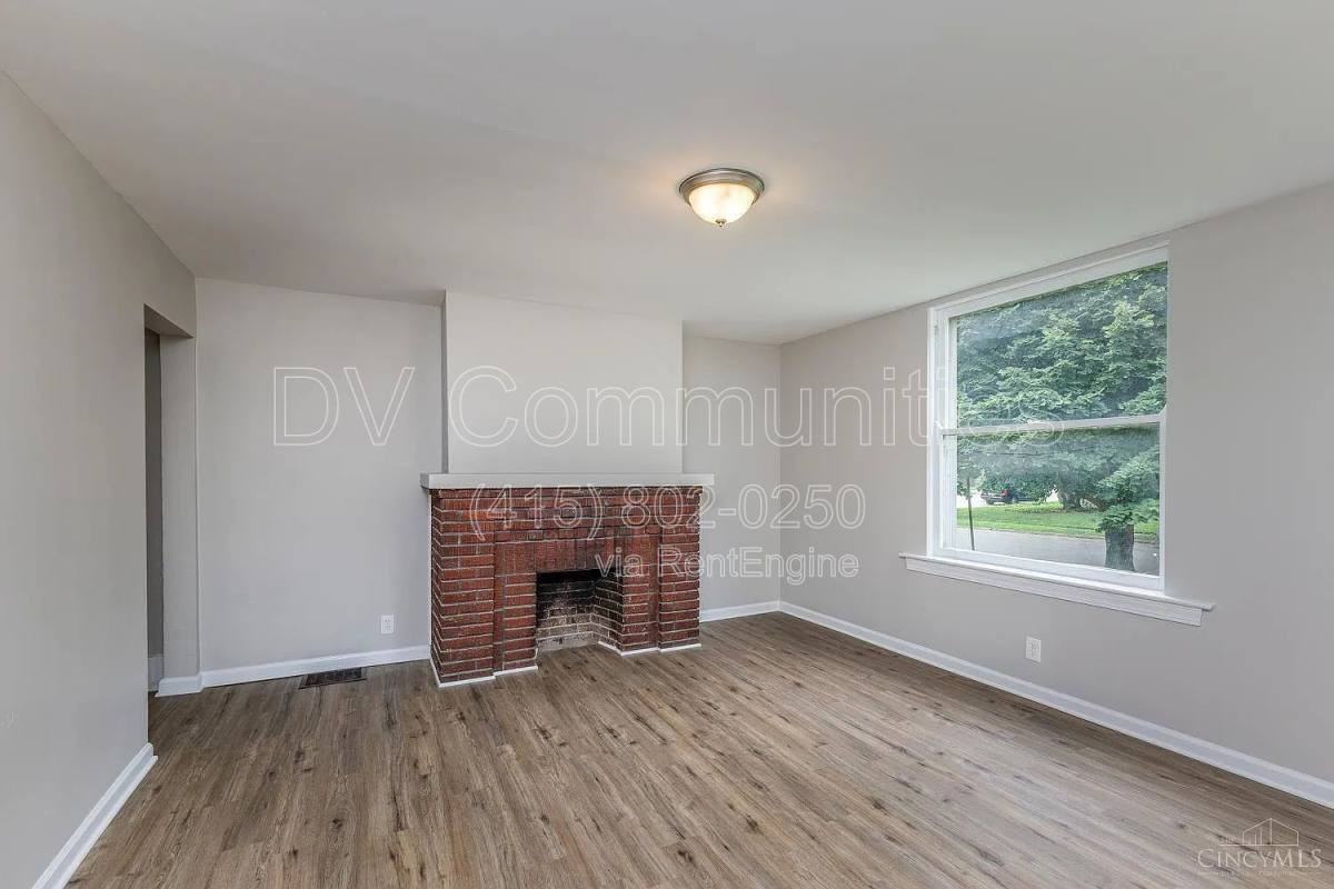 4604 Glenshade Ave - Photo 5 of 10