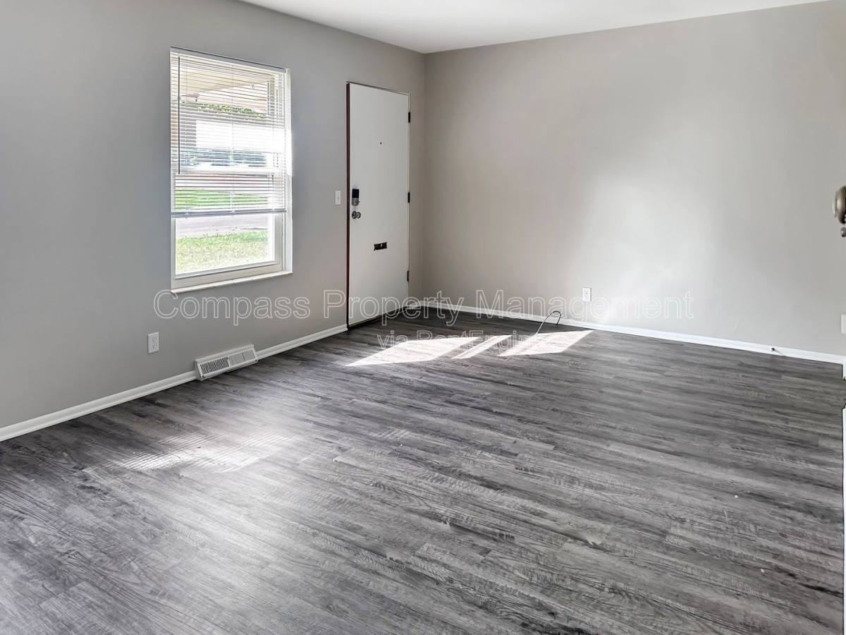 9 Ridgewood St - Photo 2 of 8