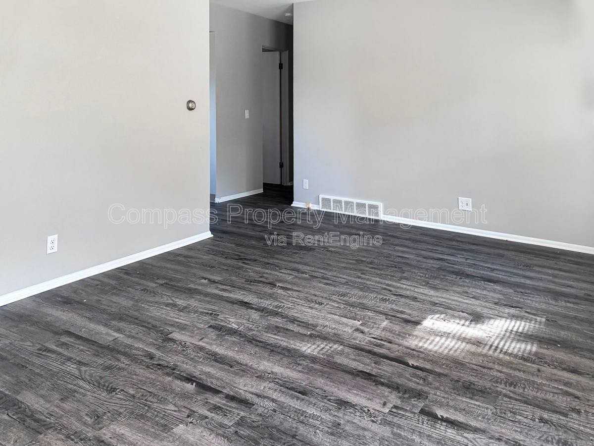9 Ridgewood St - Photo 3 of 8