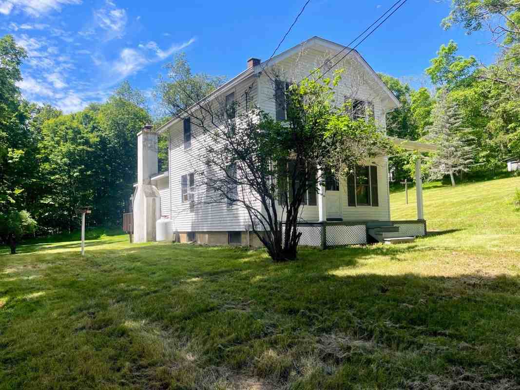 12 Old Turnpike Rd
