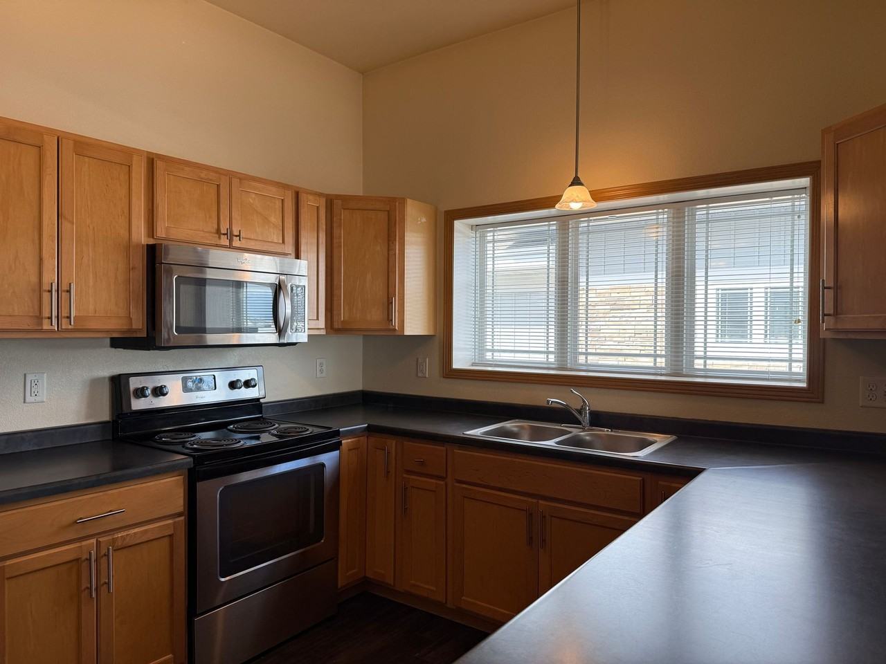 West Lake II Apartments - Photo 4 of 31