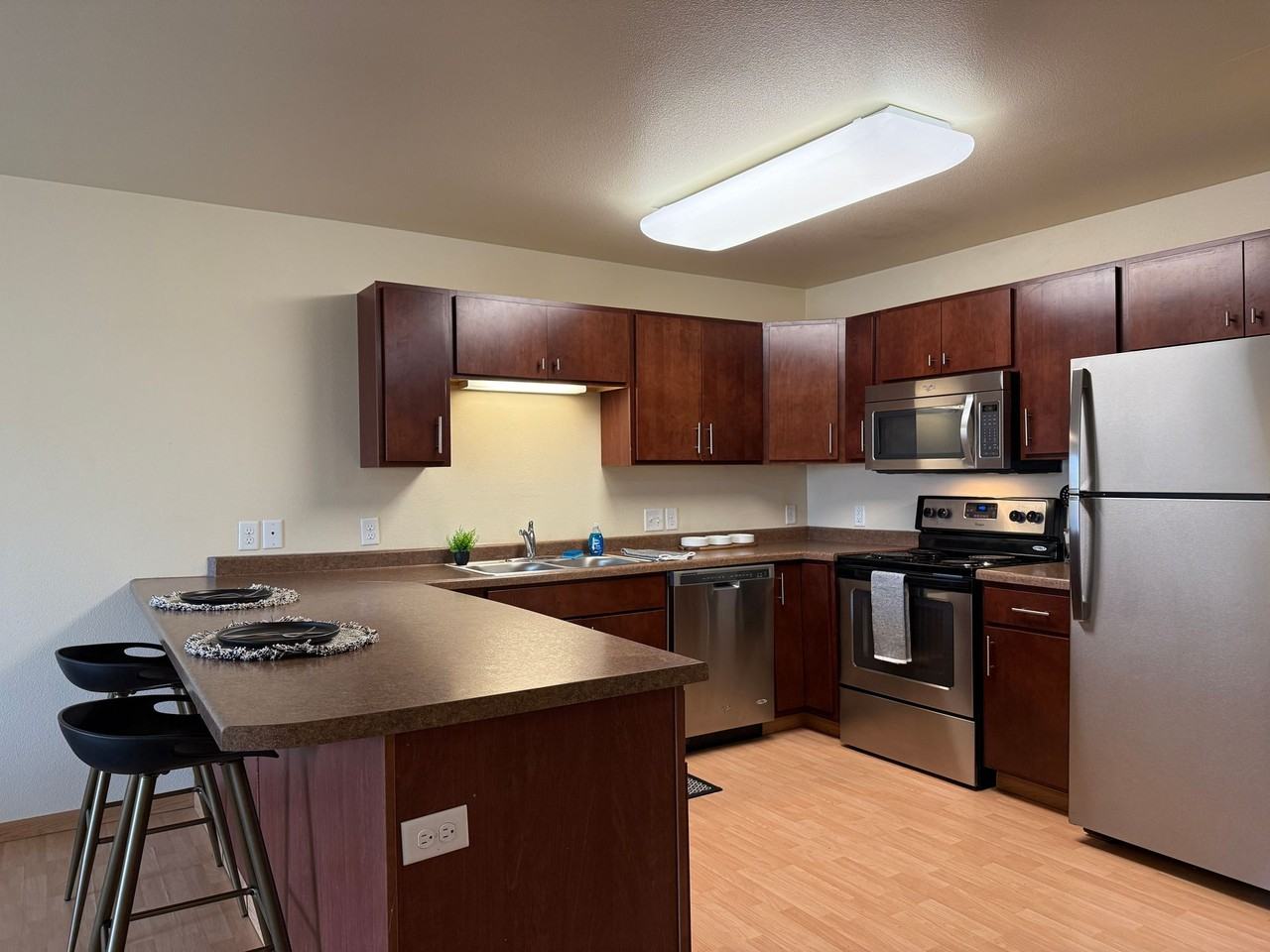 West Lake III Apartments - Photo 5 of 43