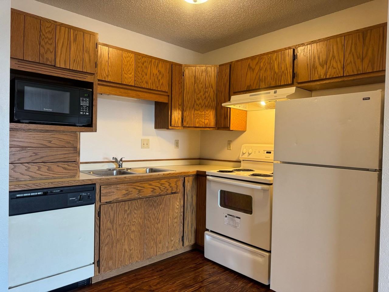 Gatewood Apartments - Photo 6 of 44