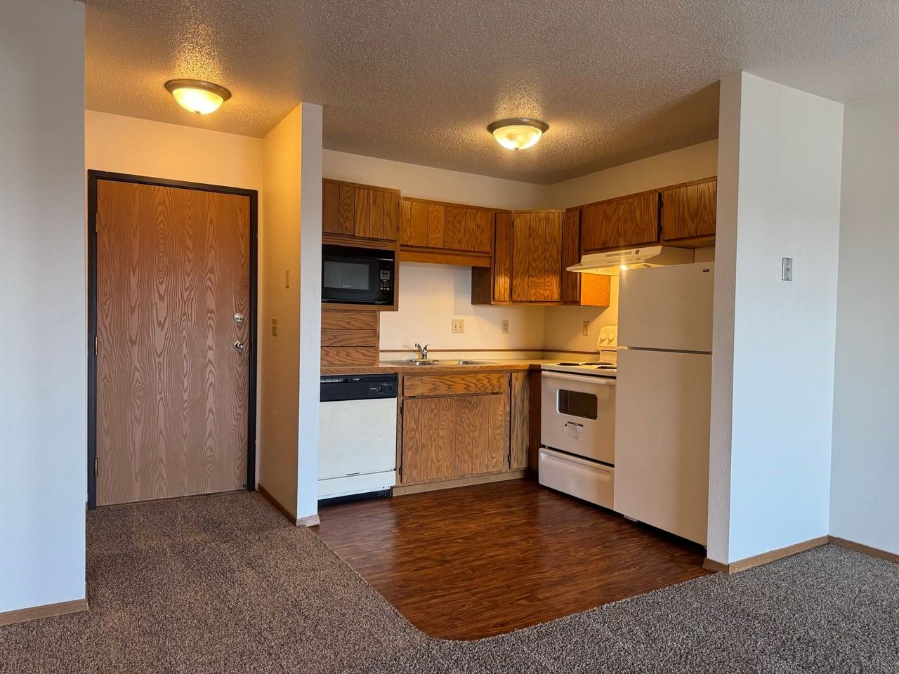 Gatewood Apartments - Photo 7 of 44