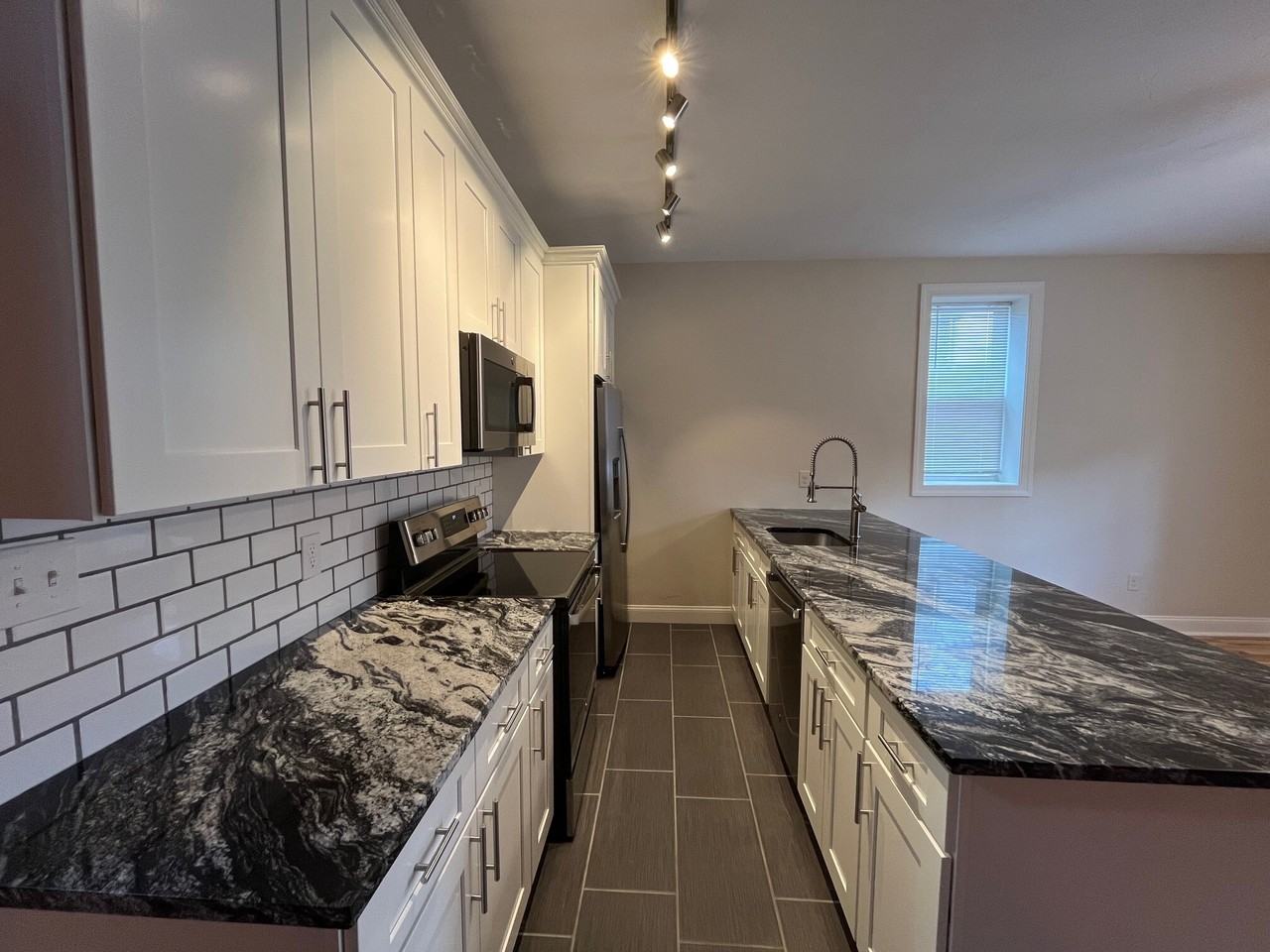 335 Melwood Ave #11 - Photo 3 of 23