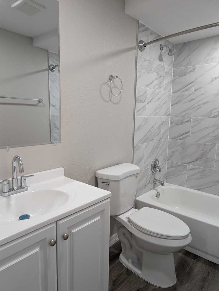 1233 E Ridgewood St #B - Photo 7 of 9