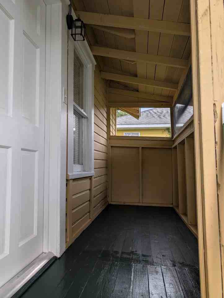 1233 E Ridgewood St #B - Photo 2 of 9