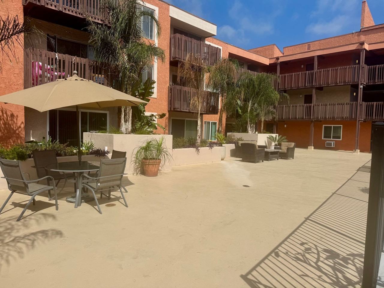 Westwood Villa - Photo 4 of 40