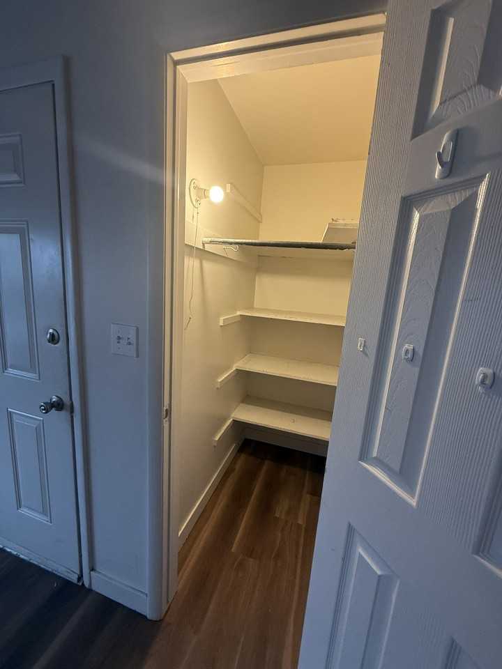 545 E Stringham Ave #D - Photo 2 of 13