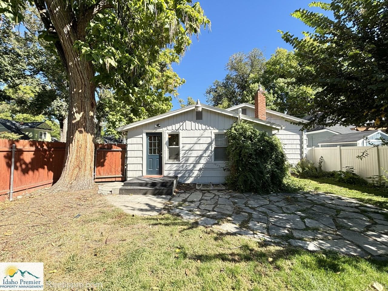 241 North Flume Street - Photo 3 of 17