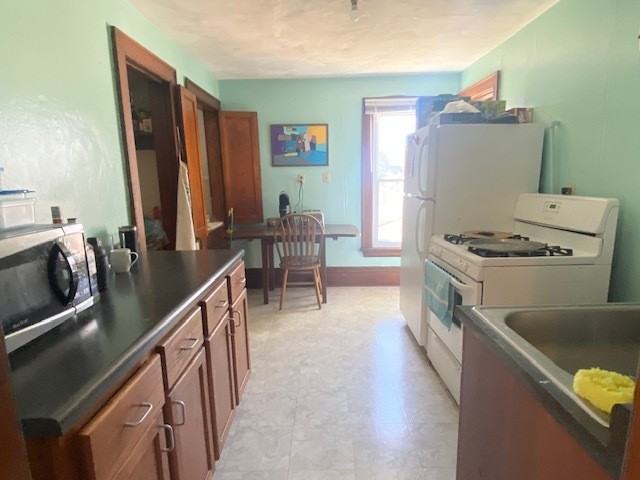 1215 Mound St #2 - Photo 5 of 12