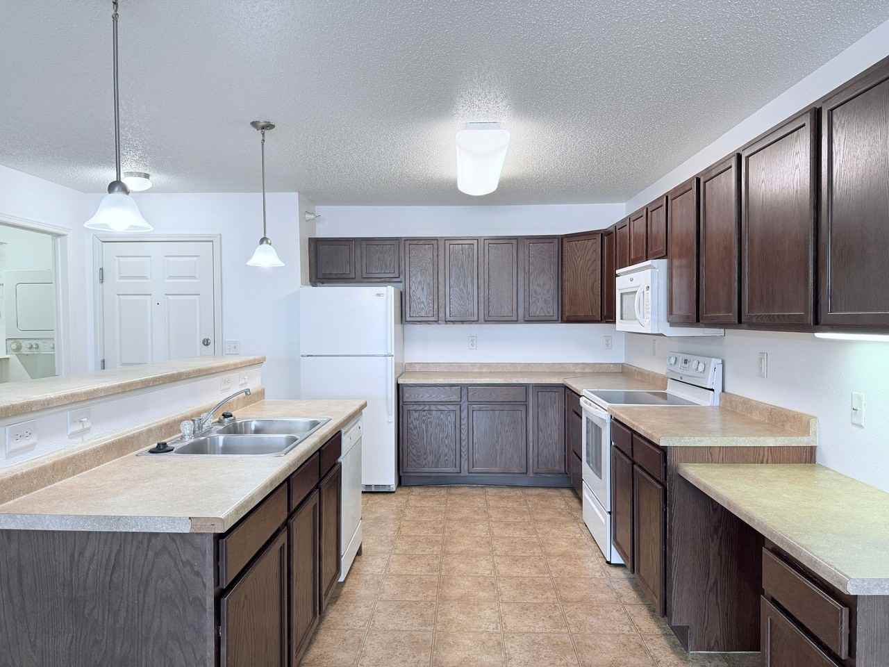 Old Orchard Apartments - Photo 7 of 21