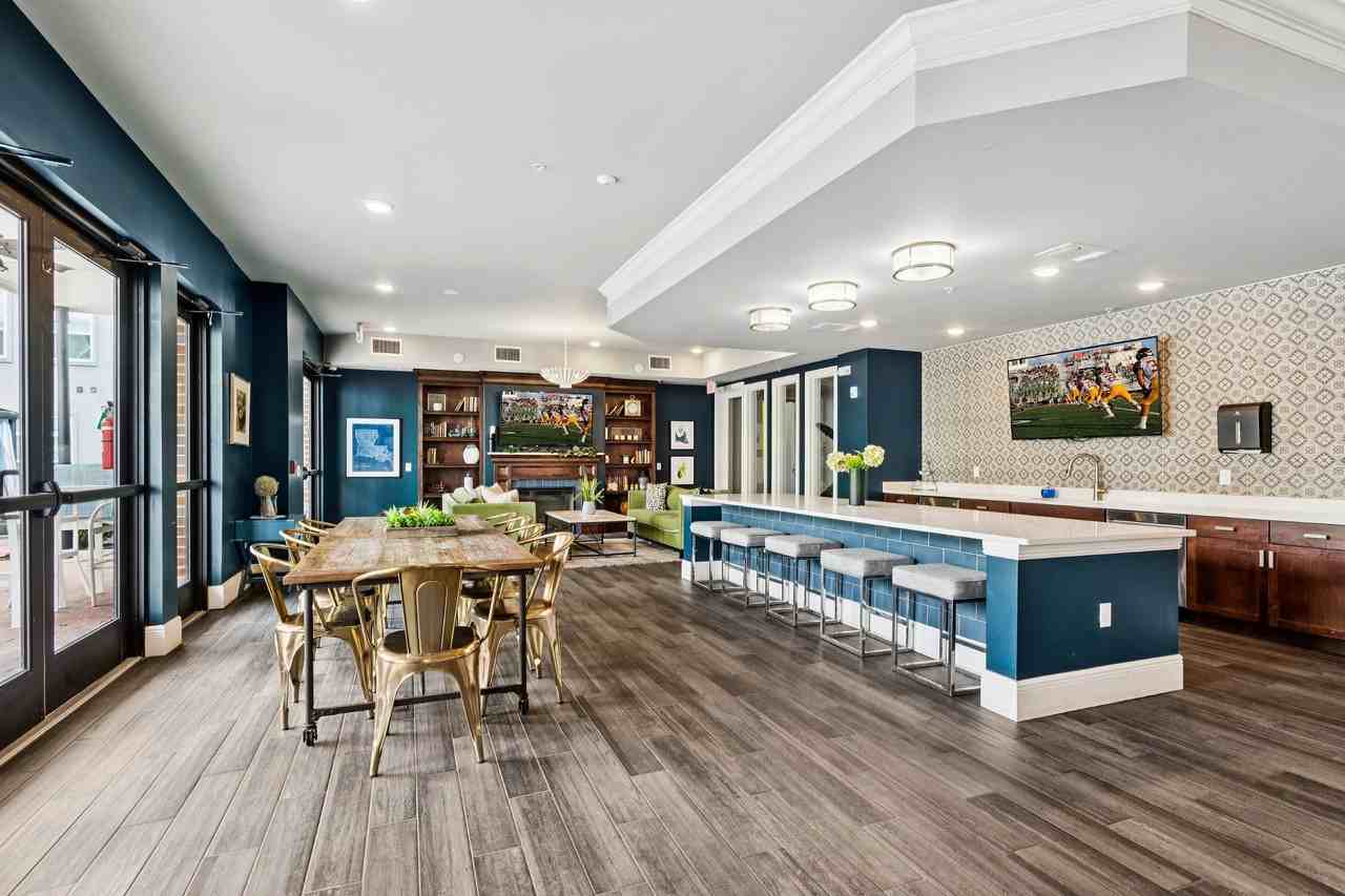 Lumina - Photo 4 of 42