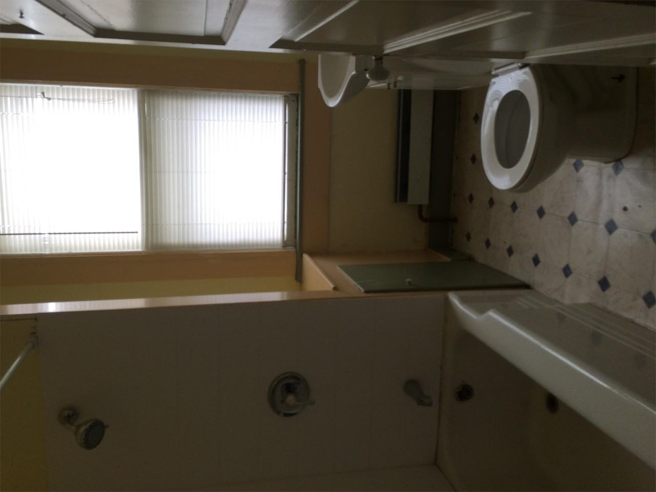 732 W 3rd St #4 - Photo 4 of 6