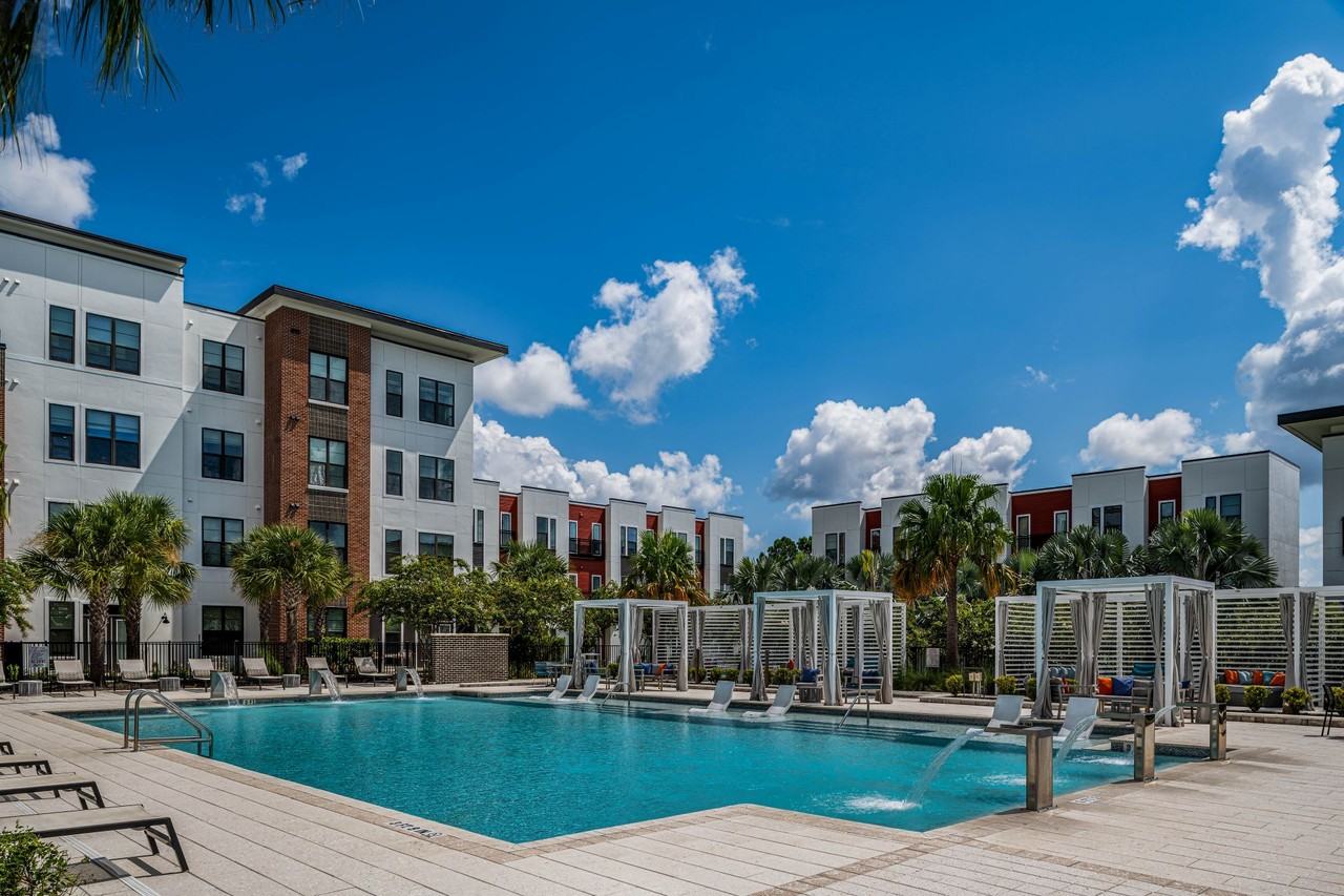 Mirrorton Apartments - Photo 2 of 6