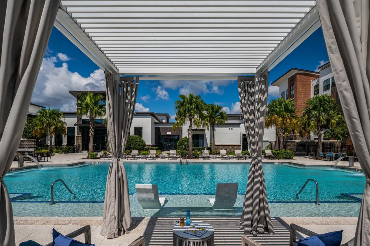 Mirrorton Apartments - Photo 3 of 6