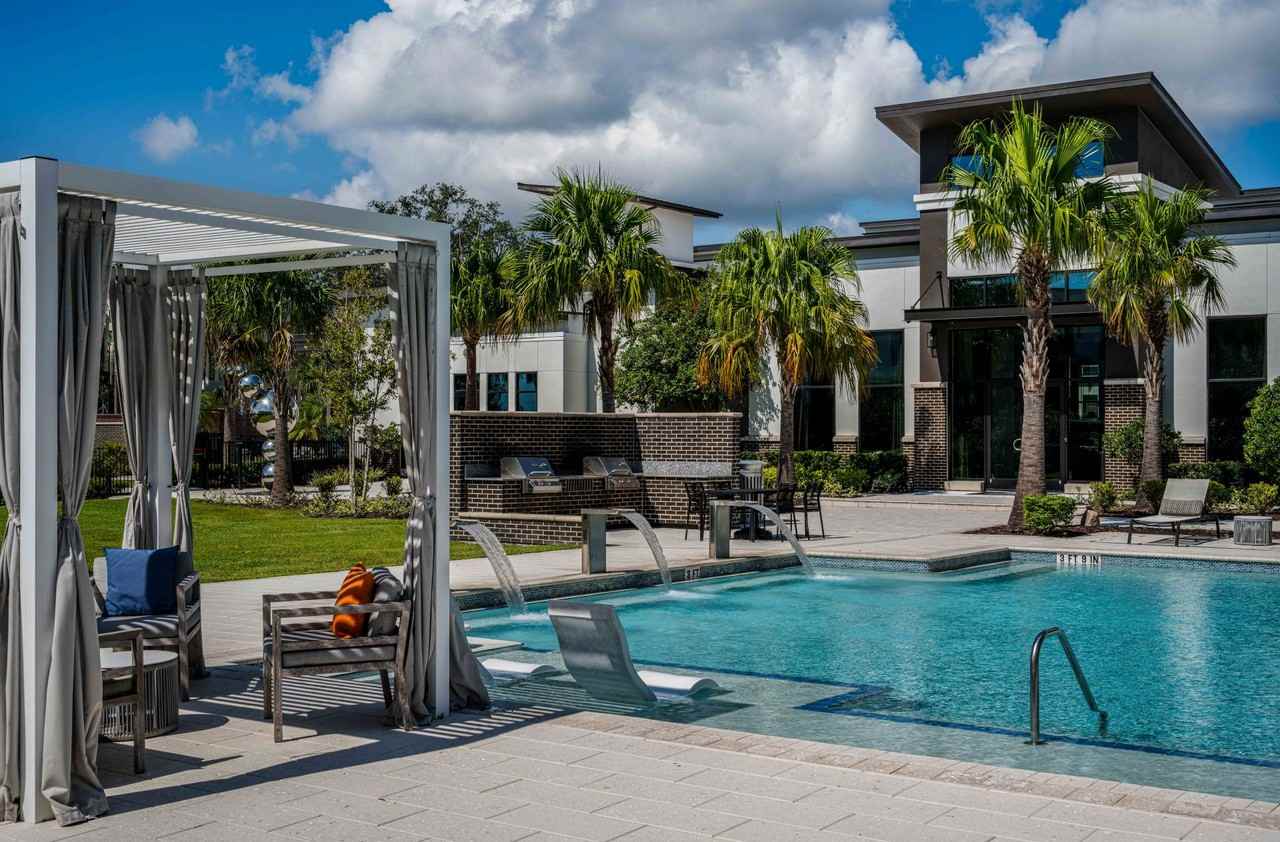 Mirrorton Apartments - Photo 4 of 6