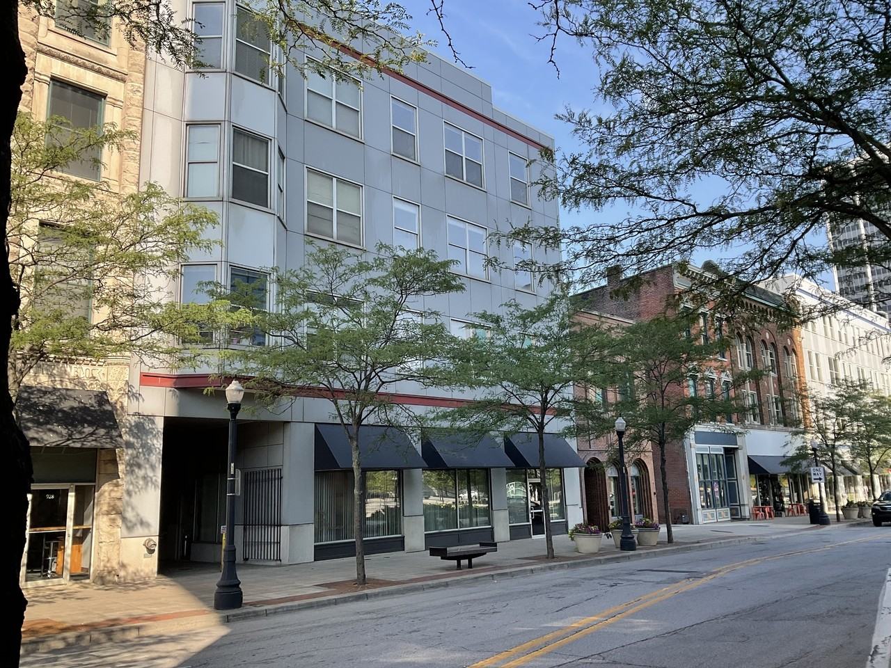 112 W Washington Blvd #1 - Photo 2 of 18