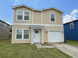 featured image of 3177 Lakeland Dr