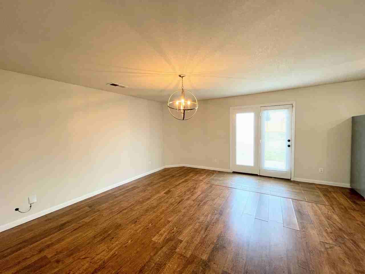3177 Lakeland Dr - Photo 3 of 29