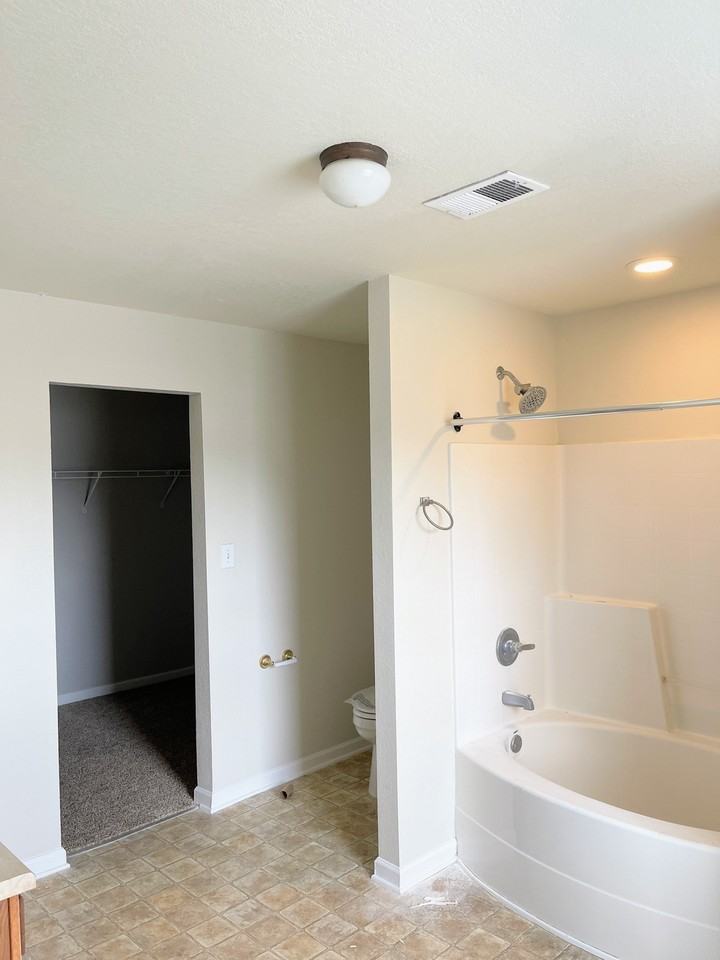 3177 Lakeland Dr - Photo 4 of 29