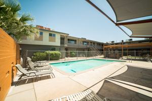 featured image of 746 E 5th St