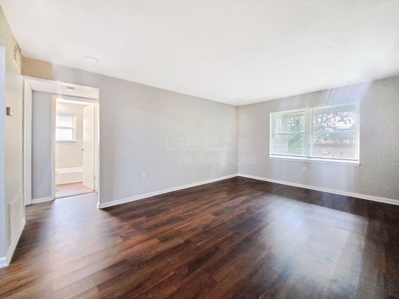 1711 Valley Forge Way #4 - Photo 2 of 12