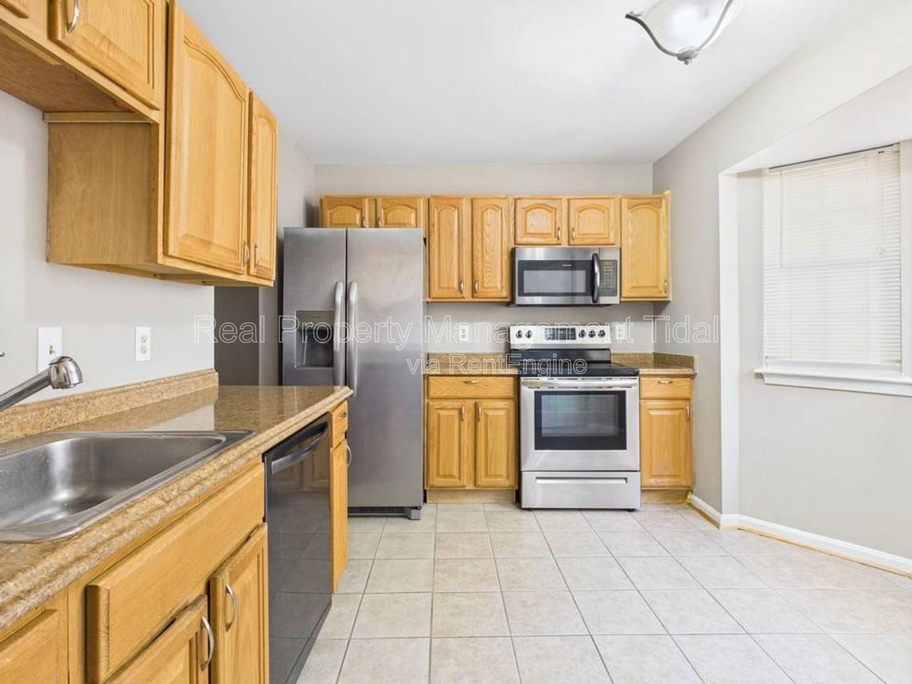 1055 Old Denbigh Blvd - Photo 6 of 34